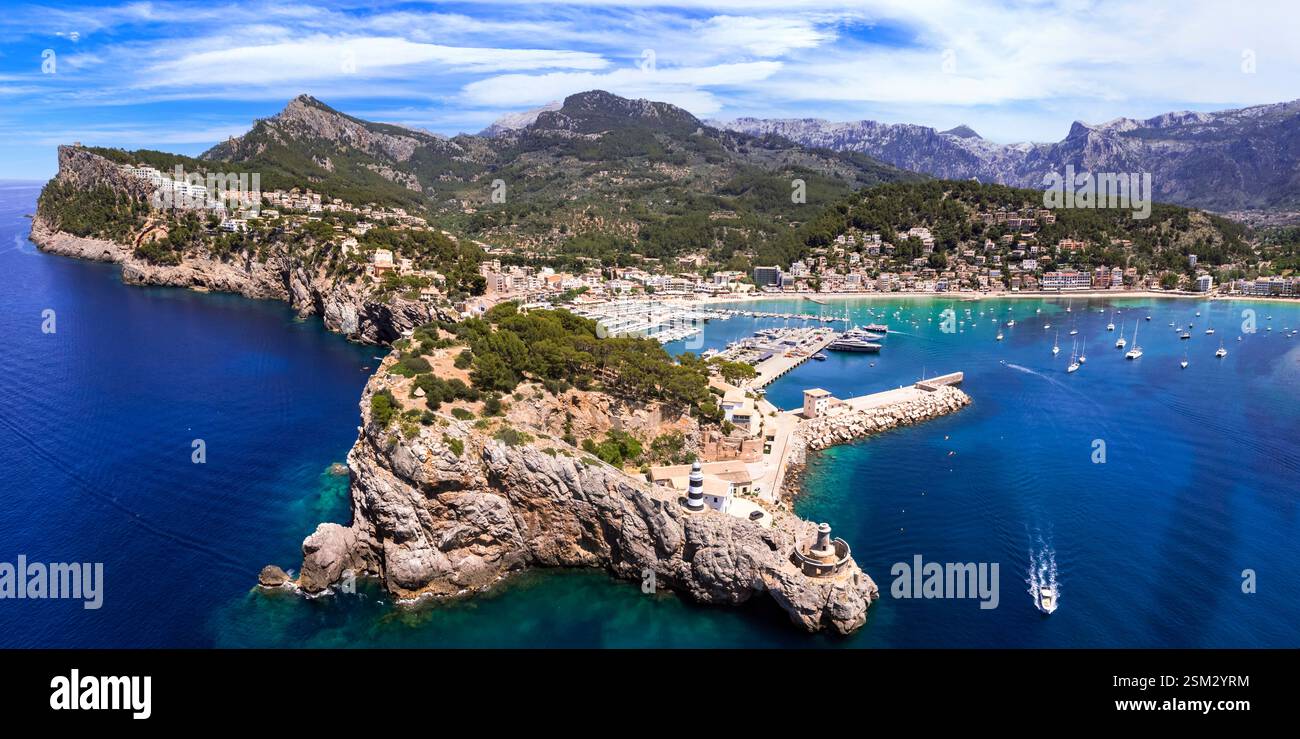 Mallorca Island (Mallorca) Luftdrohne 4K hd Video von Port de Soller Marine und Leuchtturm. Spanien, Balearen Stockfoto