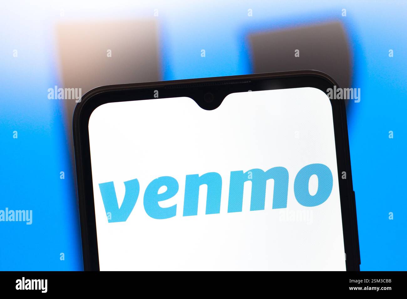 In dieser Abbildung wird das Venmo-Logo auf einem Smartphone-Bildschirm angezeigt. Stockfoto