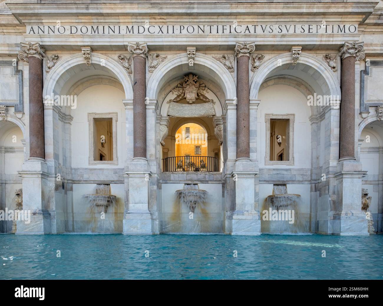 Fontana dell'Acqua Paola auch als Il Fontanone ("Der große Brunnen") bekannt ist, ein Monumentaler Brunnen auf dem Gianicolo-hügel in Rom. Italien. Stockfoto