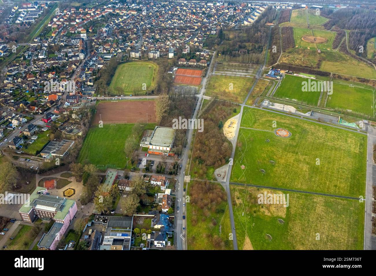 Luftaufnahme, Lippepark, Glück-auf-Stadion Sportplatz und Tennisplätze Tennisclub Herringen 1956 e. V., Bezirk Herringen, Hamm, Ruhrgebiet, Nord Stockfoto