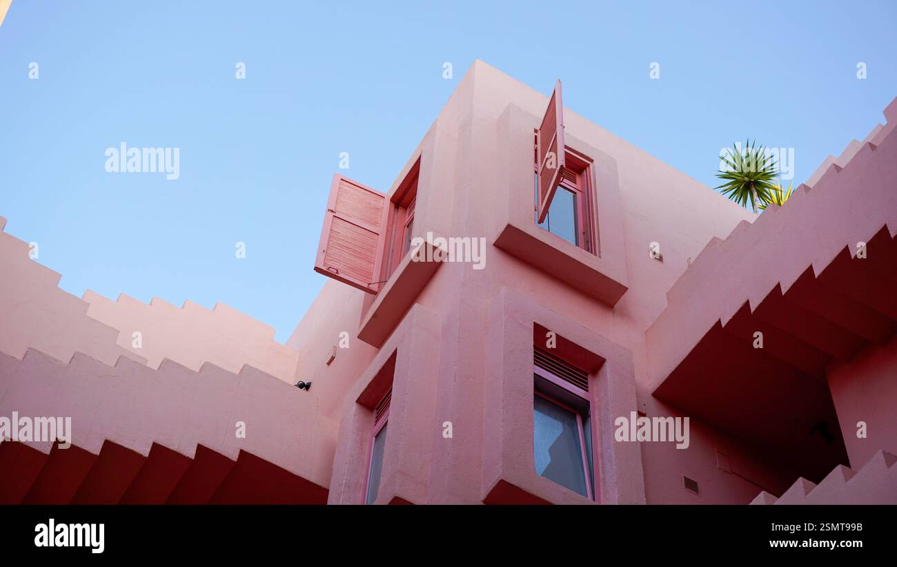 La Muralla Roja („die Rote Mauer“) Stockfoto