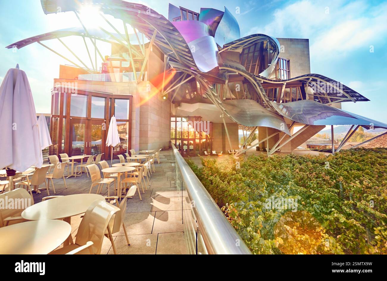 "The Hotel Marques de Riscal, A Luxury Collection Hotel" by architect Frank O. Gehry. Elciego. Rioja alavesa wine route. Alava. Basque country. Spain Stockfoto