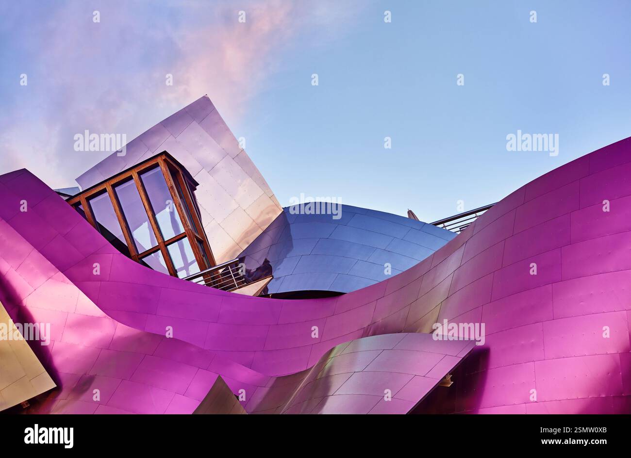 "The Hotel Marques de Riscal, A Luxury Collection Hotel" by architect Frank O. Gehry. Elciego. Rioja alavesa wine route. Alava. Basque country. Spain Stockfoto