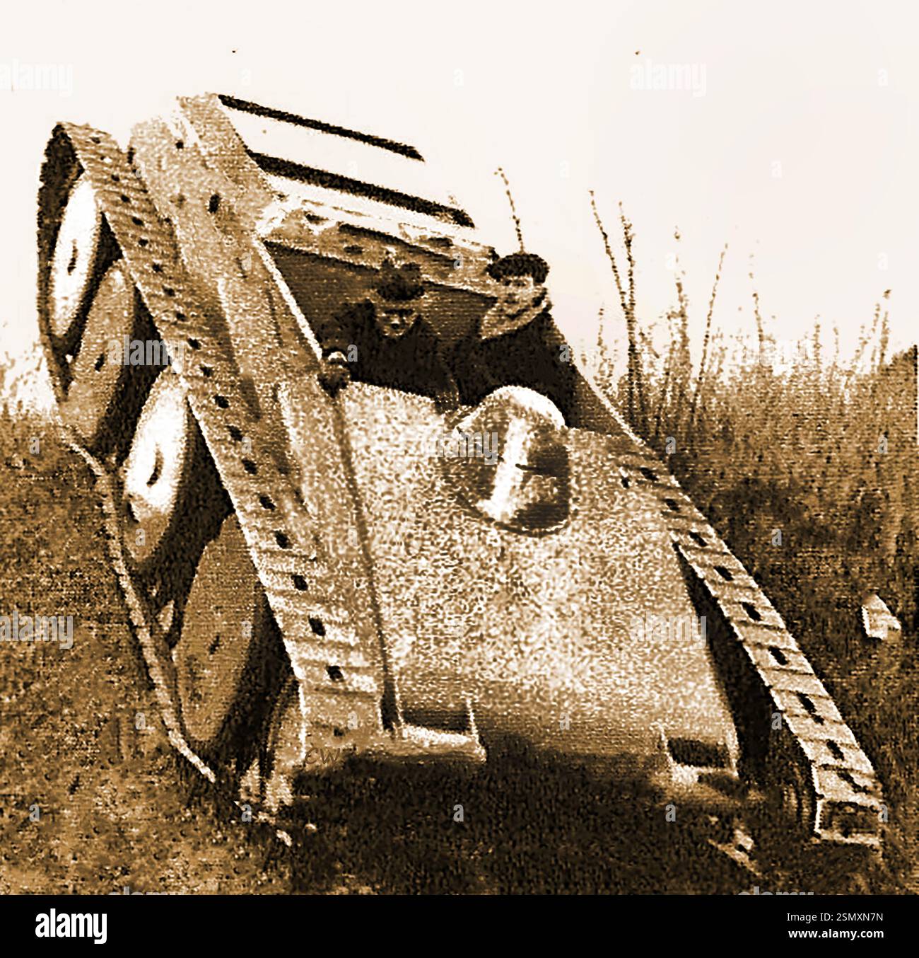 Ein neuer 1938 U.. S 50 mph Tank (ohne Turm) gebaut von J Walter Christie (hier gesehen) im Versuch. John Walter Christie (1865–1944) war ein US-amerikanischer Ingenieur und Erfinder, der nicht nur für die Entwicklung des Christie-Aufhängungssystems bekannt war, das für mehrere Panzer des Zweiten Weltkriegs verwendet wurde, einschließlich der sowjetischen Panzer BT und T-34[3], der britischen Panzer Covenanter und Crusader Cruiser und des schweren Comet-Panzers Stockfoto