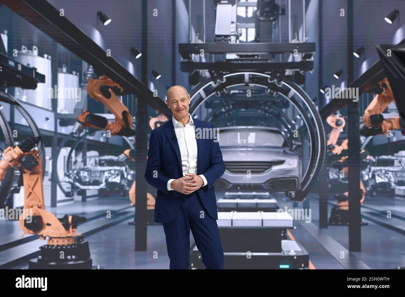 Roland Busch Präsident und Vorstandsvorsitzender, Einzelbild, angeschnittenes Einzelmotiv, Halbfigur, halbe Figur. Virtuelle, digitale Siemens Hauptversammlung am 13.02.2025 in München. *** Roland Busch President und Chief Executive Officer , Einzelbild,zugeschnittenes Einzelmotiv,halbe Figur,halbe Figur virtuell,digitale Siemens Hauptversammlung am 13 02 2025 in München Stockfoto