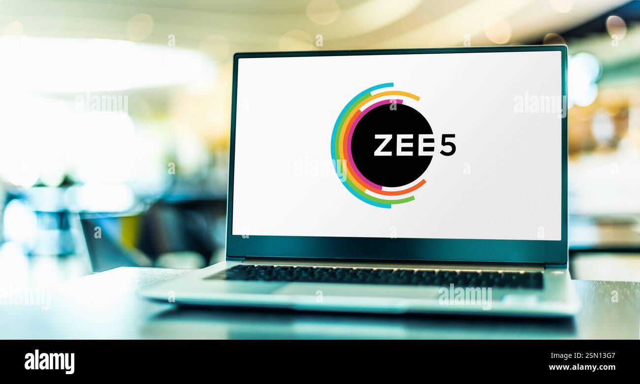 POZNAN, POL - 19. Dezember 2024: Laptop mit Logo von ZEE5. Stockfoto