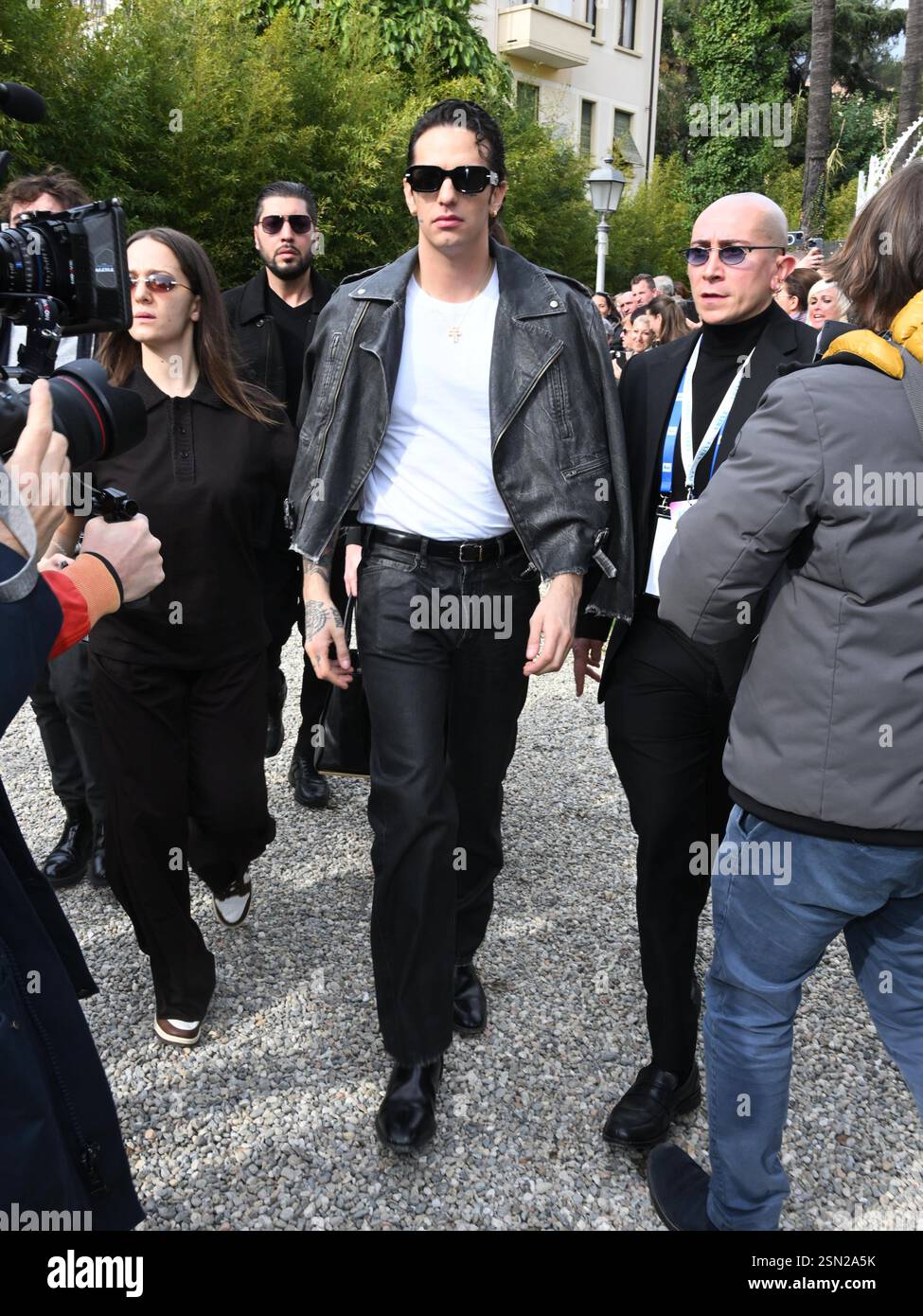 Sanremo, 75. Italienisches Songfestival 2025 - Ankunft in der Villa Nobel - auf dem Foto: Achille Lauro Stockfoto