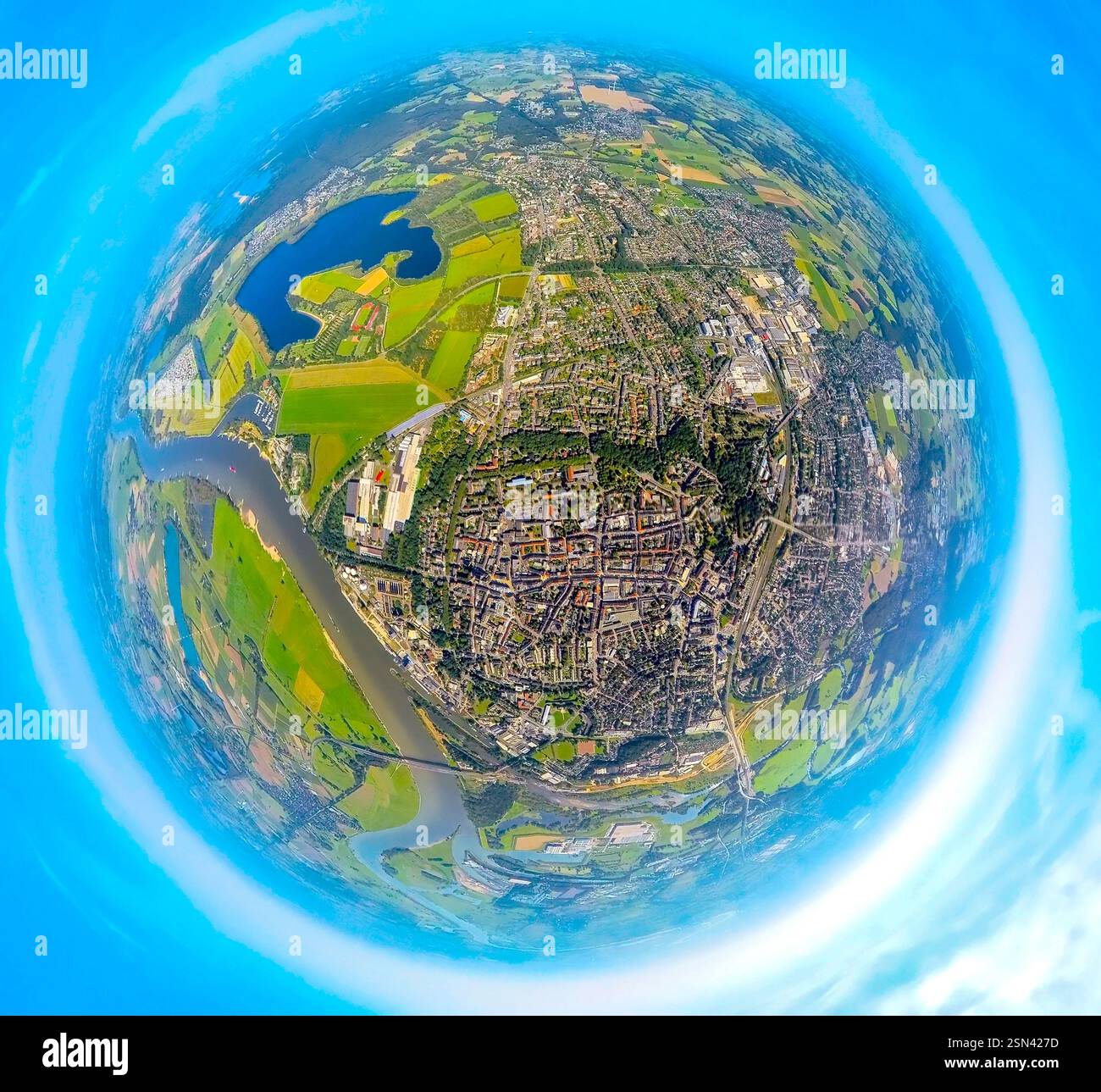Luftaufnahme, Wohngebiet, Blick auf Wesel am Rhein, hinter der Auesee, Globus, Fischaugenbild, 360-Grad-Bild, winzige Welt, kleiner Planet, Stockfoto