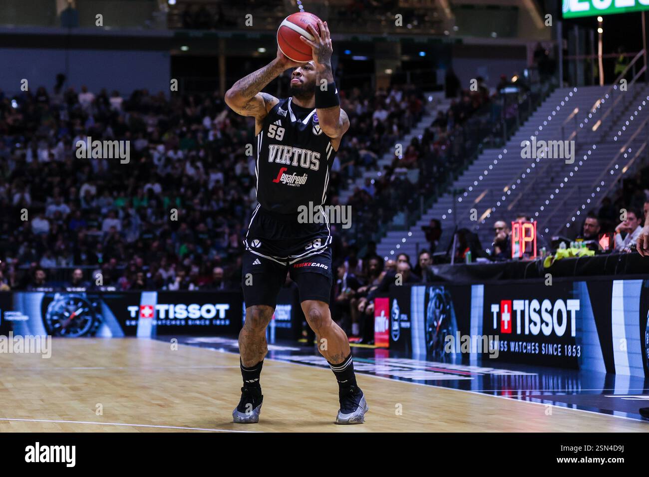 Turin, Italien. Februar 2025. Rayjon Turker #59 von Virtus Segafredo Bologna in Aktion während des Acht-Viertelfinalspiels der LBA Frecciarossa 2025 zwischen Virtus Segafredo Bologna und EA7 Emporio Armani Milano in der Inalpi Arena. Endergebnis Virtus Segafredo Bologna 77 | 91 EA7 Emporio Armani Milano (Foto: Fabrizio Carabelli/SOPA Images/SIPA USA) Credit: SIPA US/Alamy Live News Stockfoto