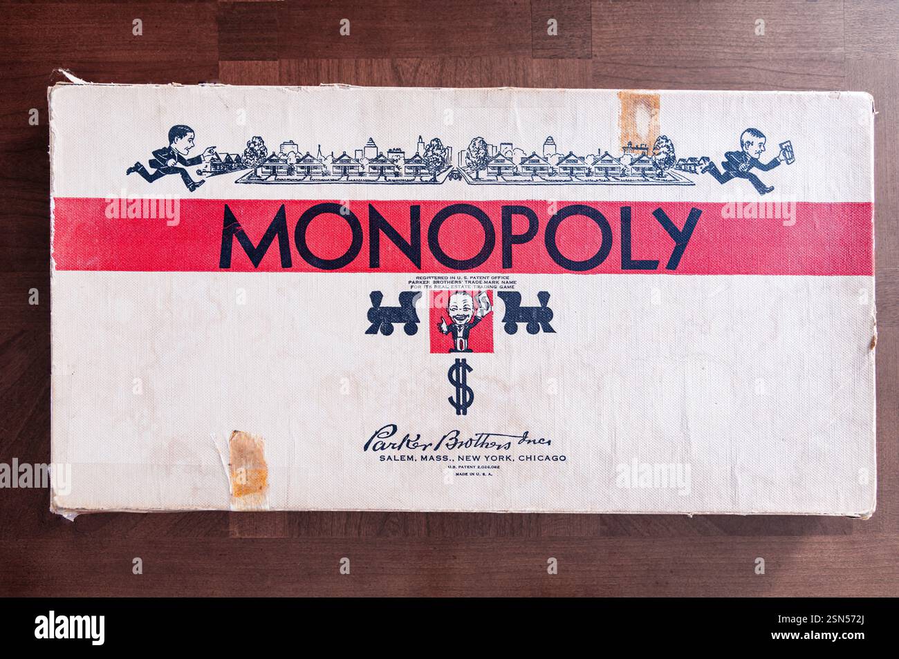 Vintage-Monopoly-Spielbox Stockfoto