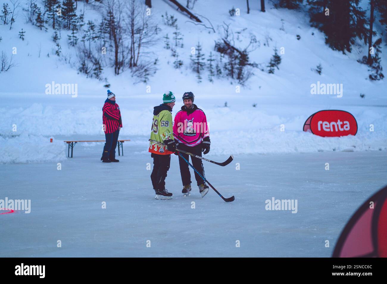 Pipolatka Eishockeyturnier, Ruka, Januar 2025 Stockfoto