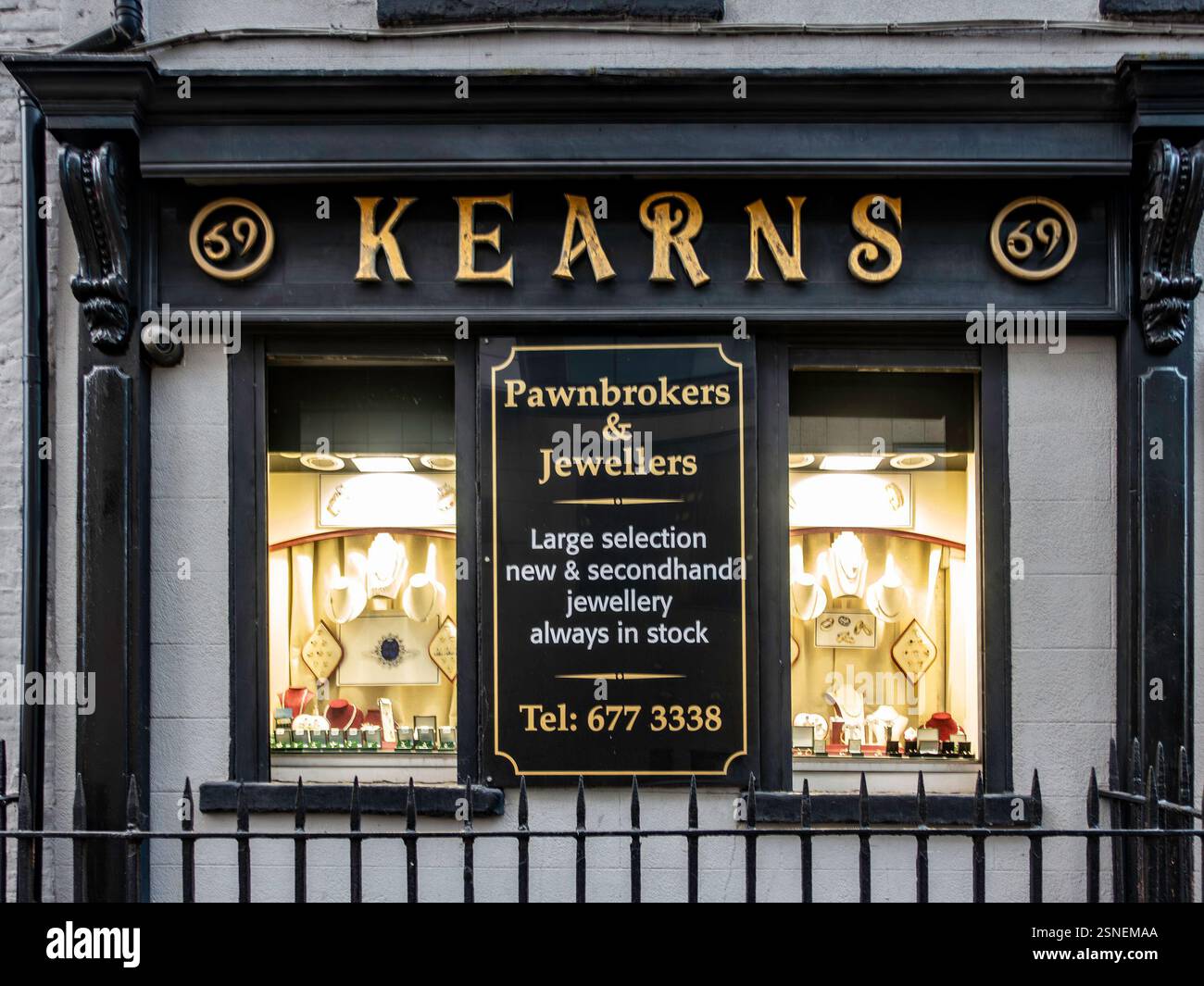 Kearns Pfandhändler und Juweliere in der Queen Street, Dublin, Irland Stockfoto