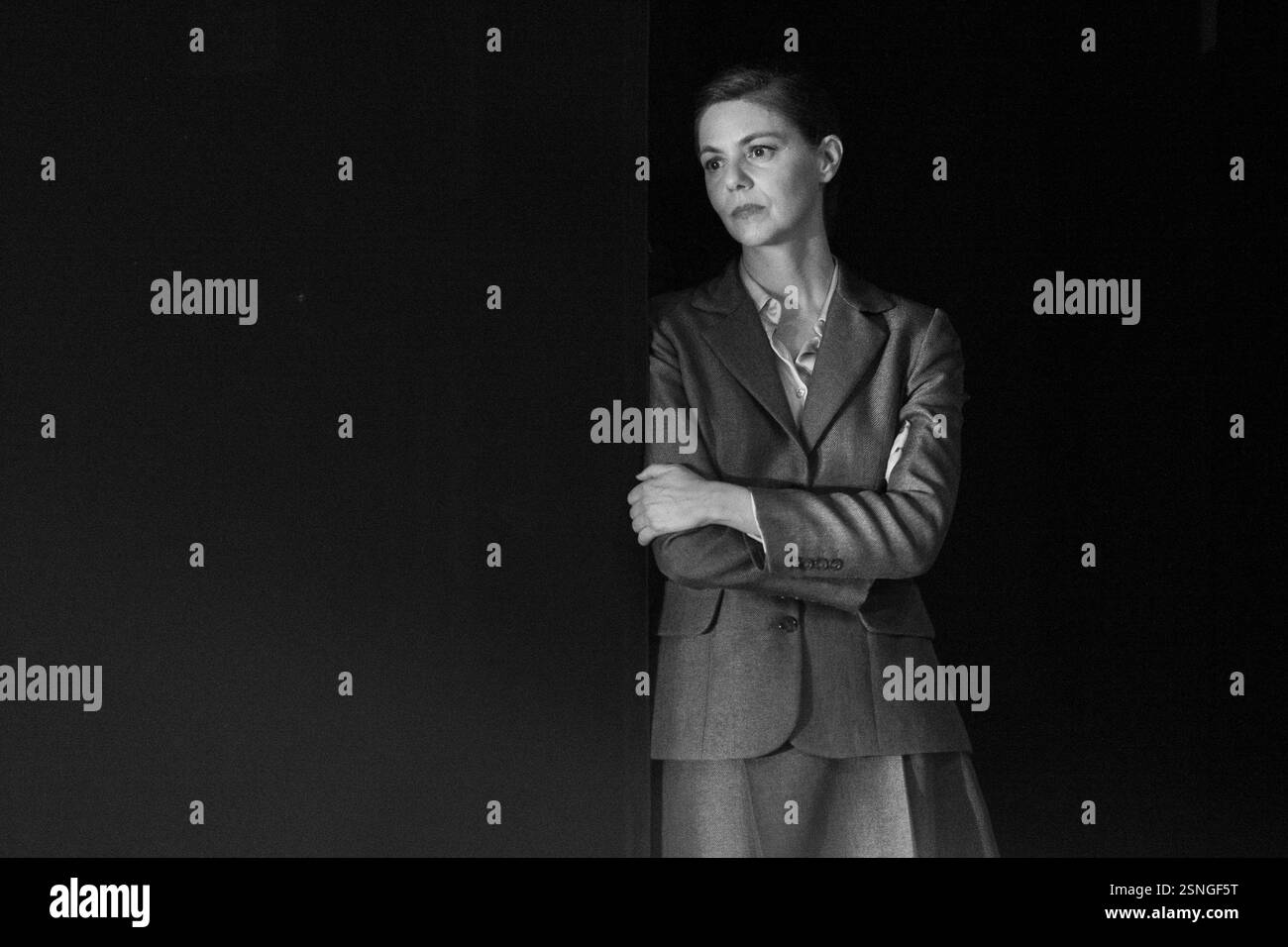 Manuela Velasco tritt während des El silla K. Cartas desde el olvido am 13. Februar 2025 im Abadia-Theater in Madrid auf Stockfoto