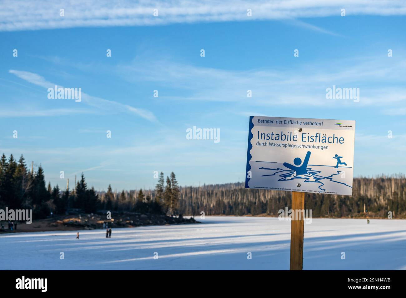 Zugefrorener Oderteich Nationalpark Harz Stockfoto