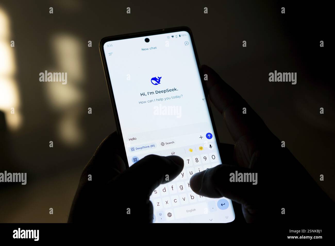 DeepSeek Chinesische KI-Anwendung (künstliche Intelligenz) wurde auf dem Telefon und Computer installiert, DeepSeek Funken KI-Aktienverkauf Nvidia postet recor Stockfoto