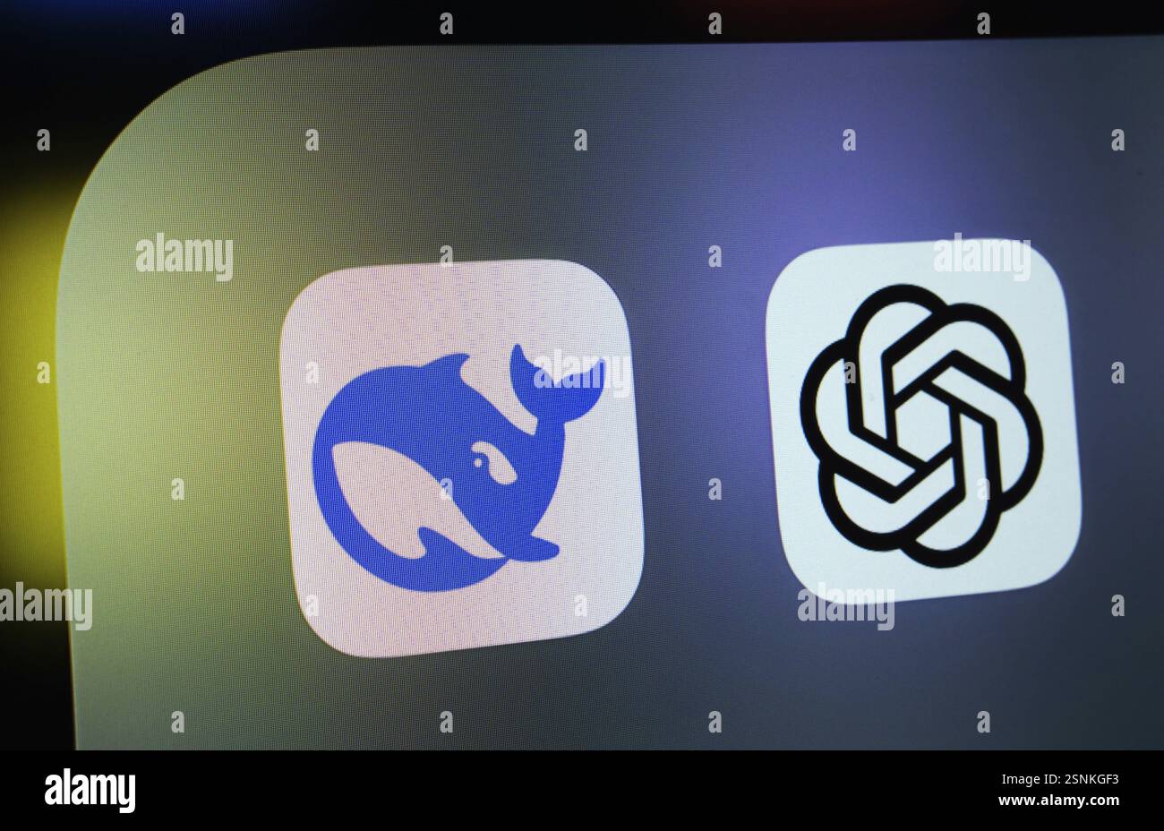 Nahaufnahme eines iPad-Bildschirms mit dem Symbol für die Deepseek- und ChatGPT-App Stockfoto