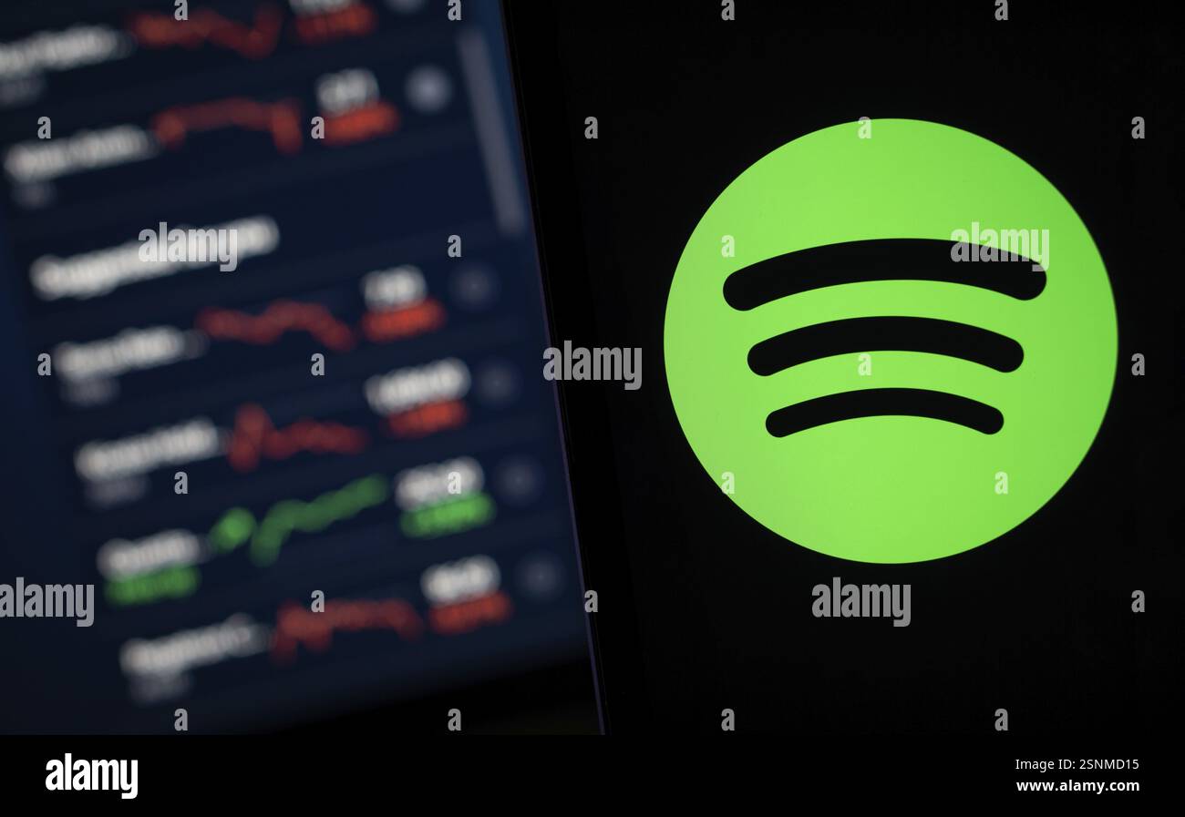 Das Spotify-Logo ist auf einem Smartphone zu sehen Stockfoto