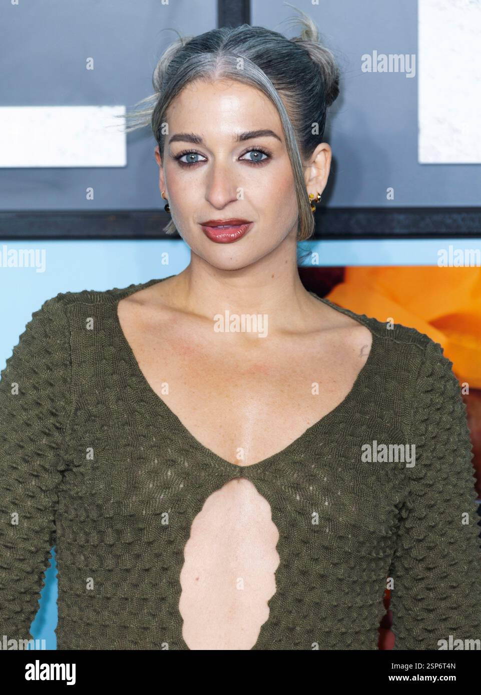 13. Februar 2025, London, England, Großbritannien - Harriet Rose bei Mickey 17 World Premiere, Cineworld Leicester Square Stockfoto