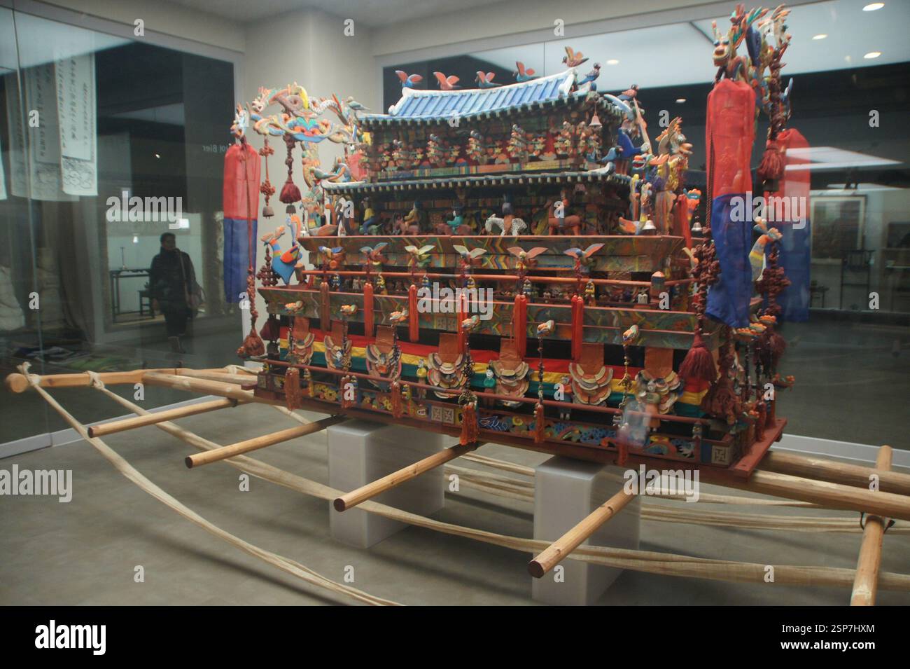 Nationales Volksmuseum von Korea. Traditionelle koreanische Häuser und Artefakte. Darstellung des koreanischen Erbes und der koreanischen Kultur. Eine Erinnerung an Südkoreas reiche Geschichte Stockfoto
