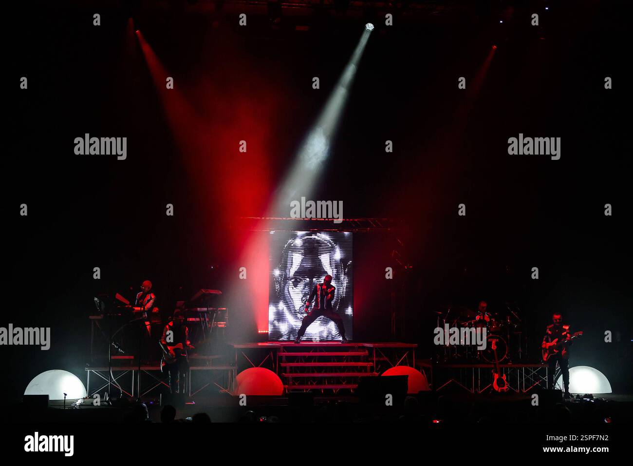 Musikkonzert - Rockets - The Final Frontier Tour The Rockets während der Final Frontier Tour 2025 im Auditorium Parco della Musica am 13. Februar 2025 in Rom, Italien. Roma Auditorium Parco della Musica Italien Copyright: XDomenicoxCippitellix/xLiveMediax LPM 1729974 Stockfoto