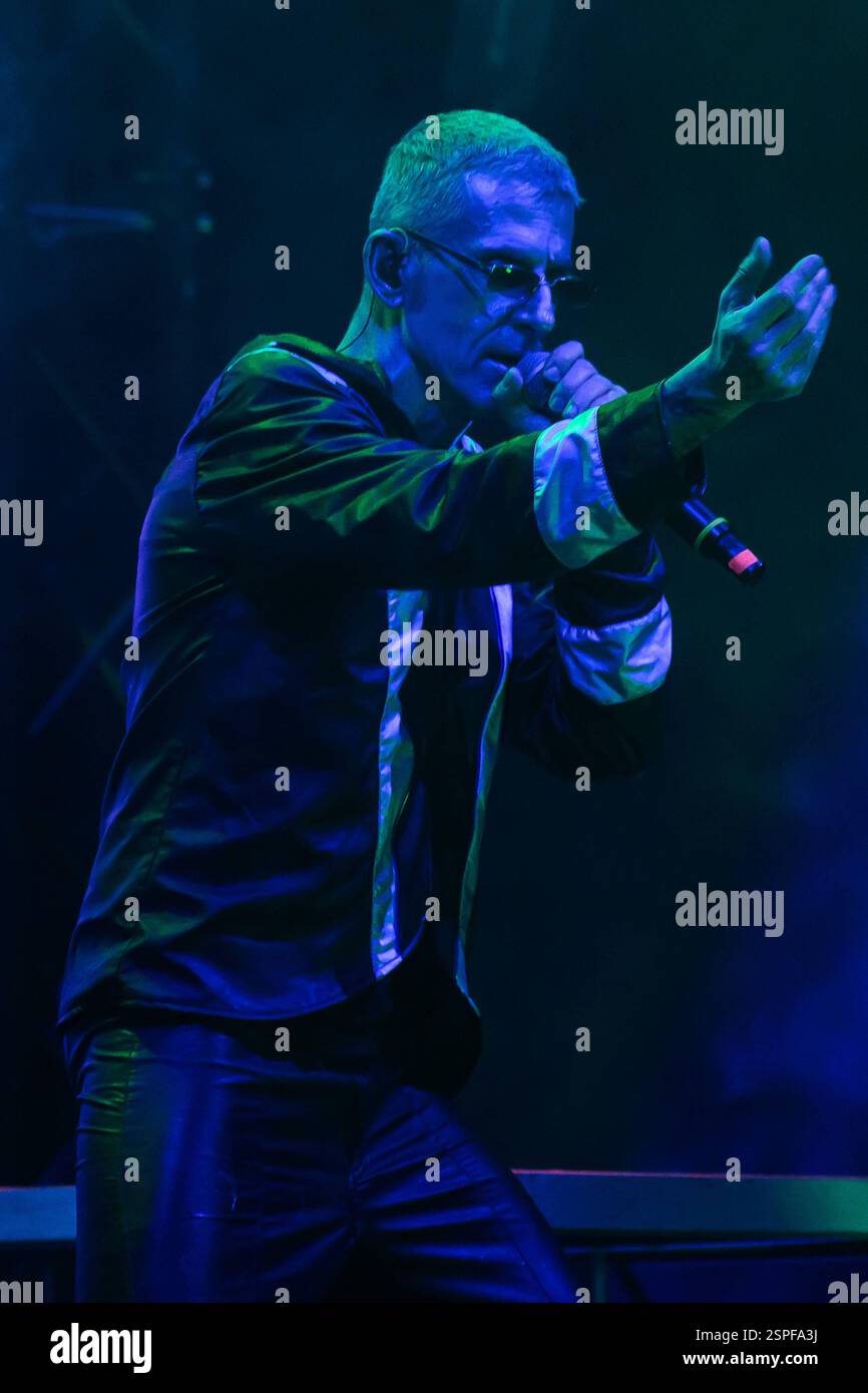 Musikkonzert - Rockets - The Final Frontier Tour Fabri Kiarelli of the Rockets während der Final Frontier Tour 2025 im Auditorium Parco della Musica am 13. Februar 2025 in Rom. Roma Auditorium Parco della Musica Italien Copyright: XDomenicoxCippitellix/xLiveMediax LPM 1729991 Stockfoto