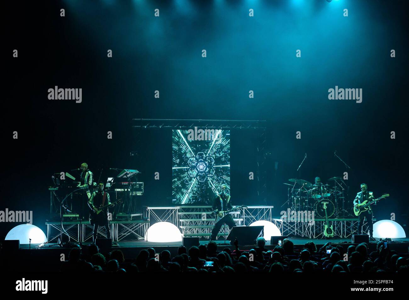 Musikkonzert - Rockets - The Final Frontier Tour The Rockets während der Final Frontier Tour 2025 im Auditorium Parco della Musica am 13. Februar 2025 in Rom, Italien. Roma Auditorium Parco della Musica Italien Copyright: XDomenicoxCippitellix/xLiveMediax LPM 1730004 Stockfoto