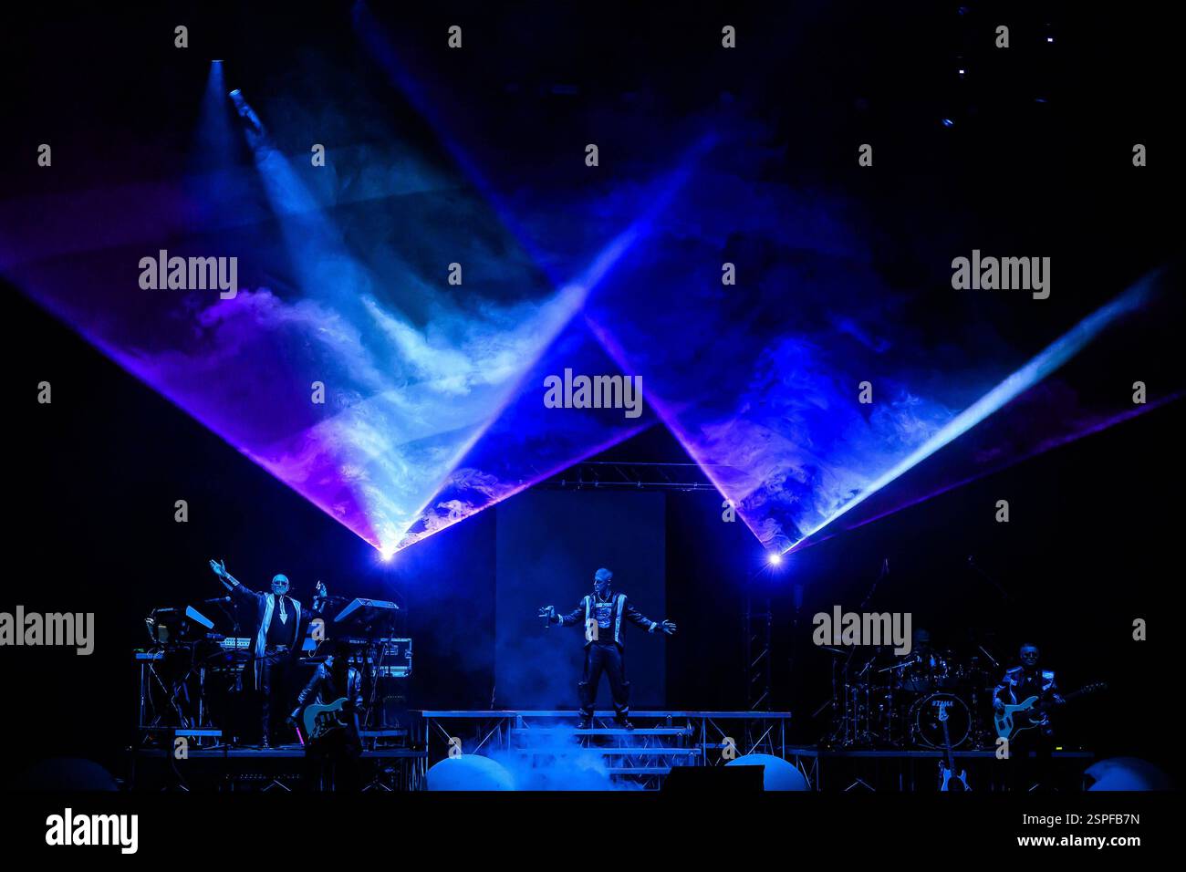 Musikkonzert - Rockets - The Final Frontier Tour The Rockets während der Final Frontier Tour 2025 im Auditorium Parco della Musica am 13. Februar 2025 in Rom, Italien. Roma Auditorium Parco della Musica Italien Copyright: XDomenicoxCippitellix/xLiveMediax LPM 1730013 Stockfoto