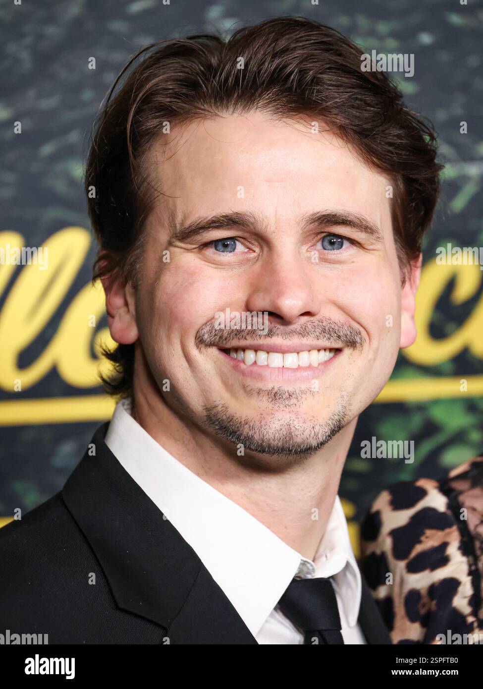 LOS ANGELES, KALIFORNIEN, USA - 13. FEBRUAR: Jason Ritter kommt am 13 ...