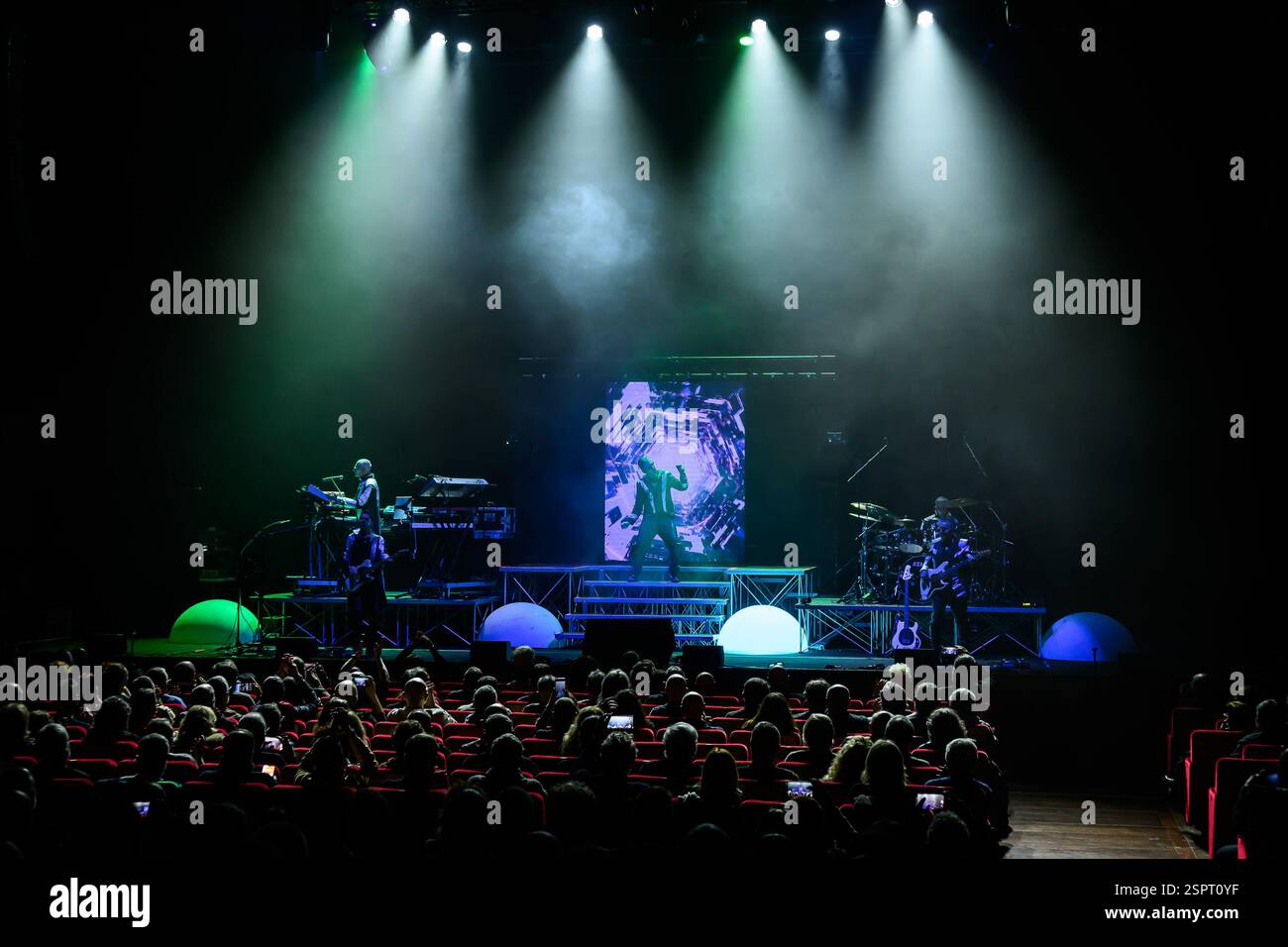 Rom, Italien. Februar 2025. Die Rockets treten während der Final Frontier Tour 2025 am 13. Februar 2025 im Auditorium Parco della Musica in Rom auf. (Foto: Domenico Cippitelli/NurPhoto) Credit: NurPhoto SRL/Alamy Live News Stockfoto