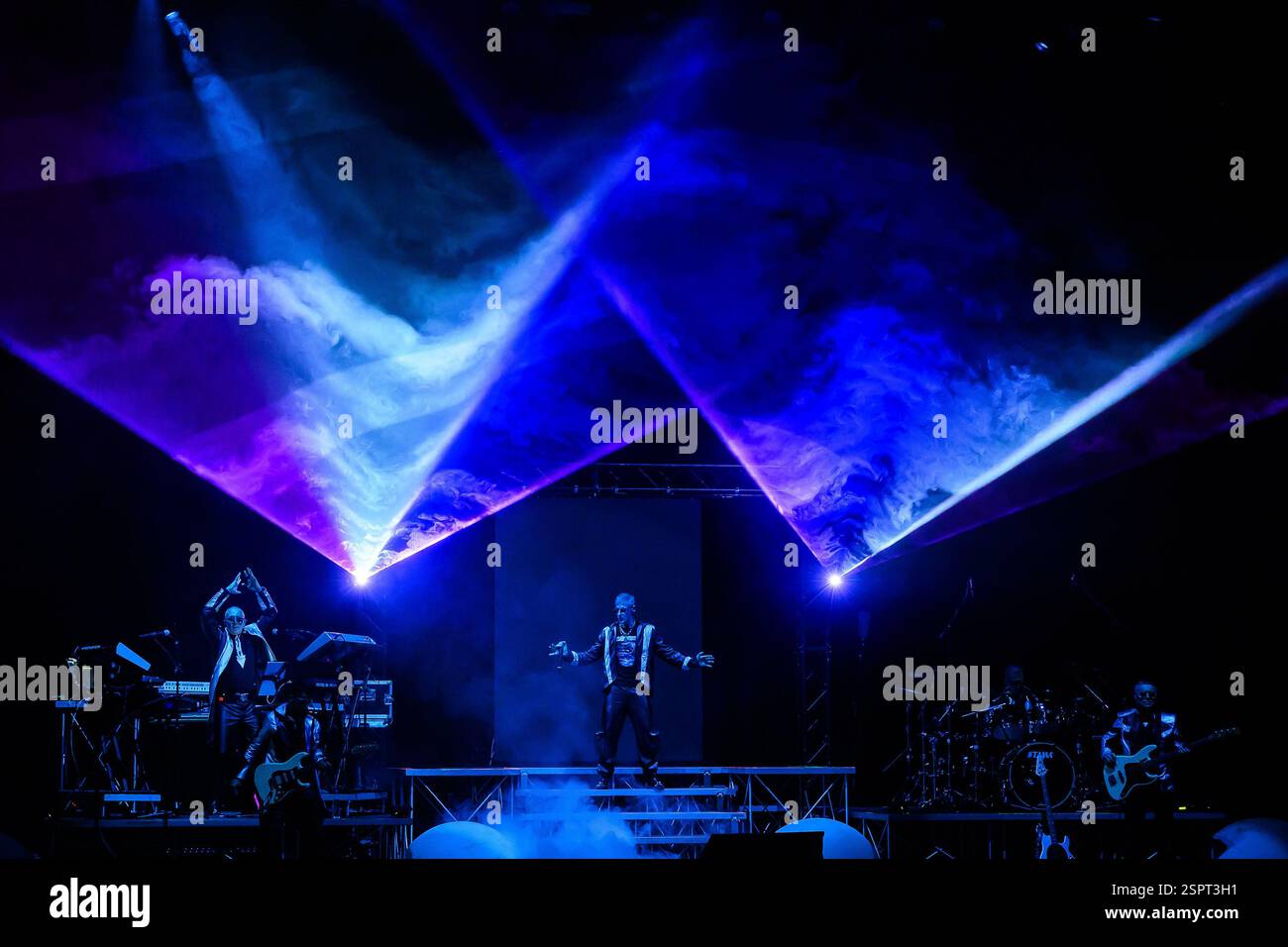 Rom, Italien. Februar 2025. Die Rockets treten während der Final Frontier Tour 2025 am 13. Februar 2025 im Auditorium Parco della Musica in Rom auf. (Foto: Domenico Cippitelli/NurPhoto) Credit: NurPhoto SRL/Alamy Live News Stockfoto