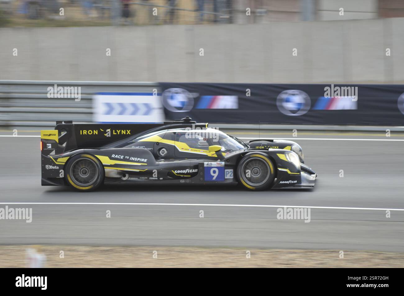 Protonenwettbewerb startete Oreca 07 LMP2 von Maceo Capietto, Jonas Reid & Bent Viscaal verließ die Esses bei den 24 Stunden 2024 Le Mans Stockfoto