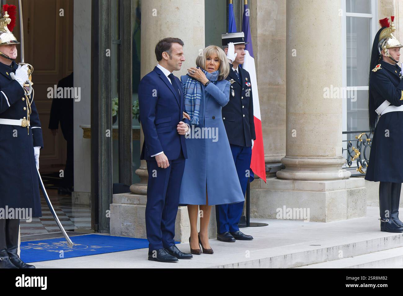 Paris, Frankreich. Februar 2025. Präsident Macron empfängt James David Vance, den Vizepräsidenten der USA, im Elysée-Palast zum Gipfel für KI. Stockfoto