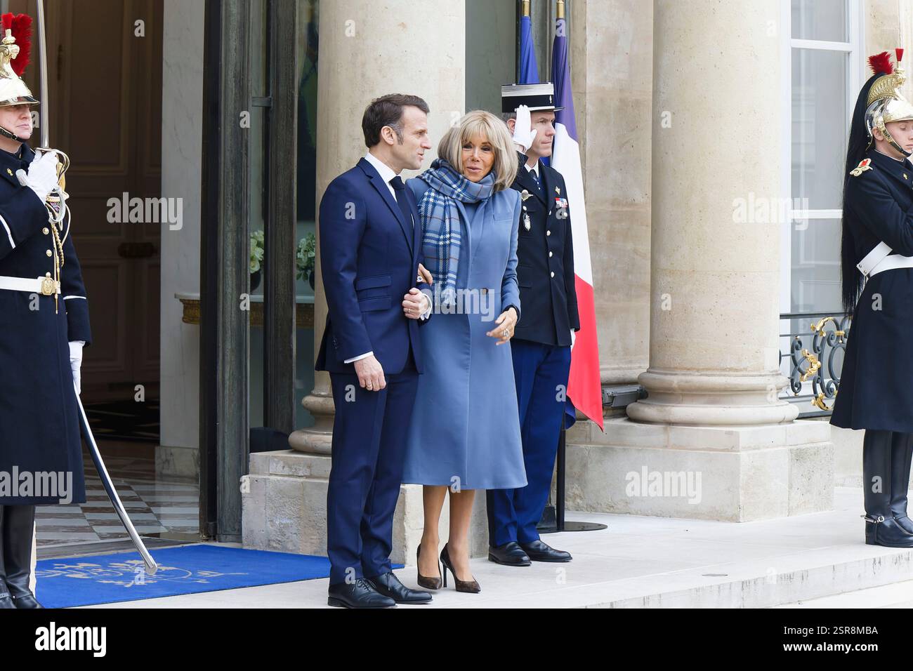 Paris, Frankreich. Februar 2025. Präsident Macron empfängt James David Vance, den Vizepräsidenten der USA, im Elysée-Palast zum Gipfel für KI. Stockfoto