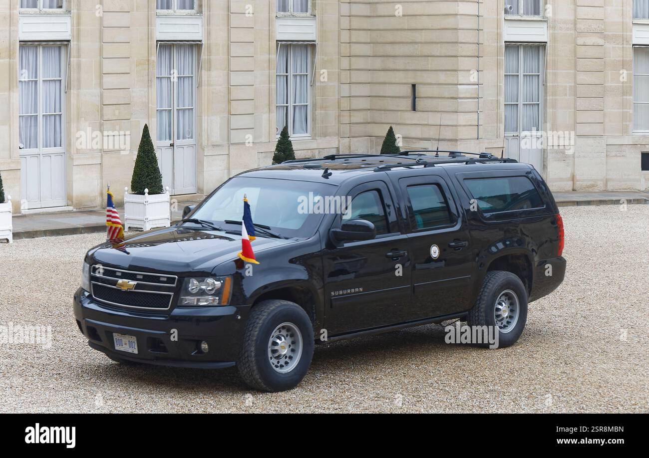 Paris, Frankreich. Februar 2025. Präsident Macron empfängt James David Vance, den Vizepräsidenten der USA, im Elysée-Palast zum Gipfel für KI. Stockfoto