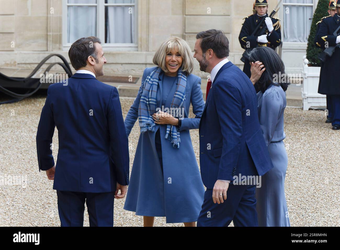 Paris, Frankreich. Februar 2025. Präsident Macron empfängt James David Vance, den Vizepräsidenten der USA, im Elysée-Palast zum Gipfel für KI. Stockfoto