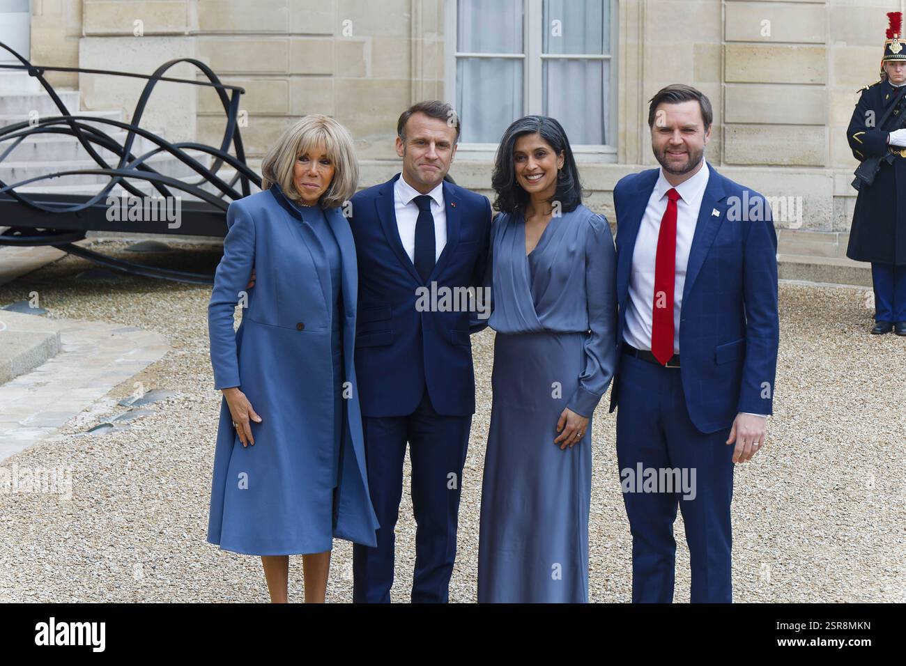 Paris, Frankreich. Februar 2025. Präsident Macron empfängt James David Vance, den Vizepräsidenten der USA, im Elysée-Palast zum Gipfel für KI. Stockfoto