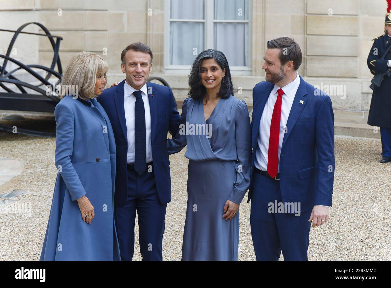 Paris, Frankreich. Februar 2025. Präsident Macron empfängt James David Vance, den Vizepräsidenten der USA, im Elysée-Palast zum Gipfel für KI. Stockfoto