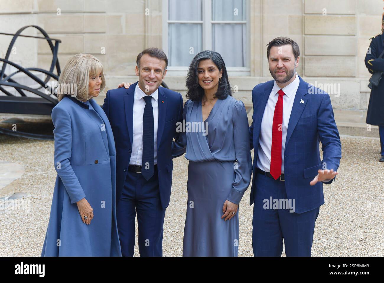 Paris, Frankreich. Februar 2025. Präsident Macron empfängt James David Vance, den Vizepräsidenten der USA, im Elysée-Palast zum Gipfel für KI. Stockfoto