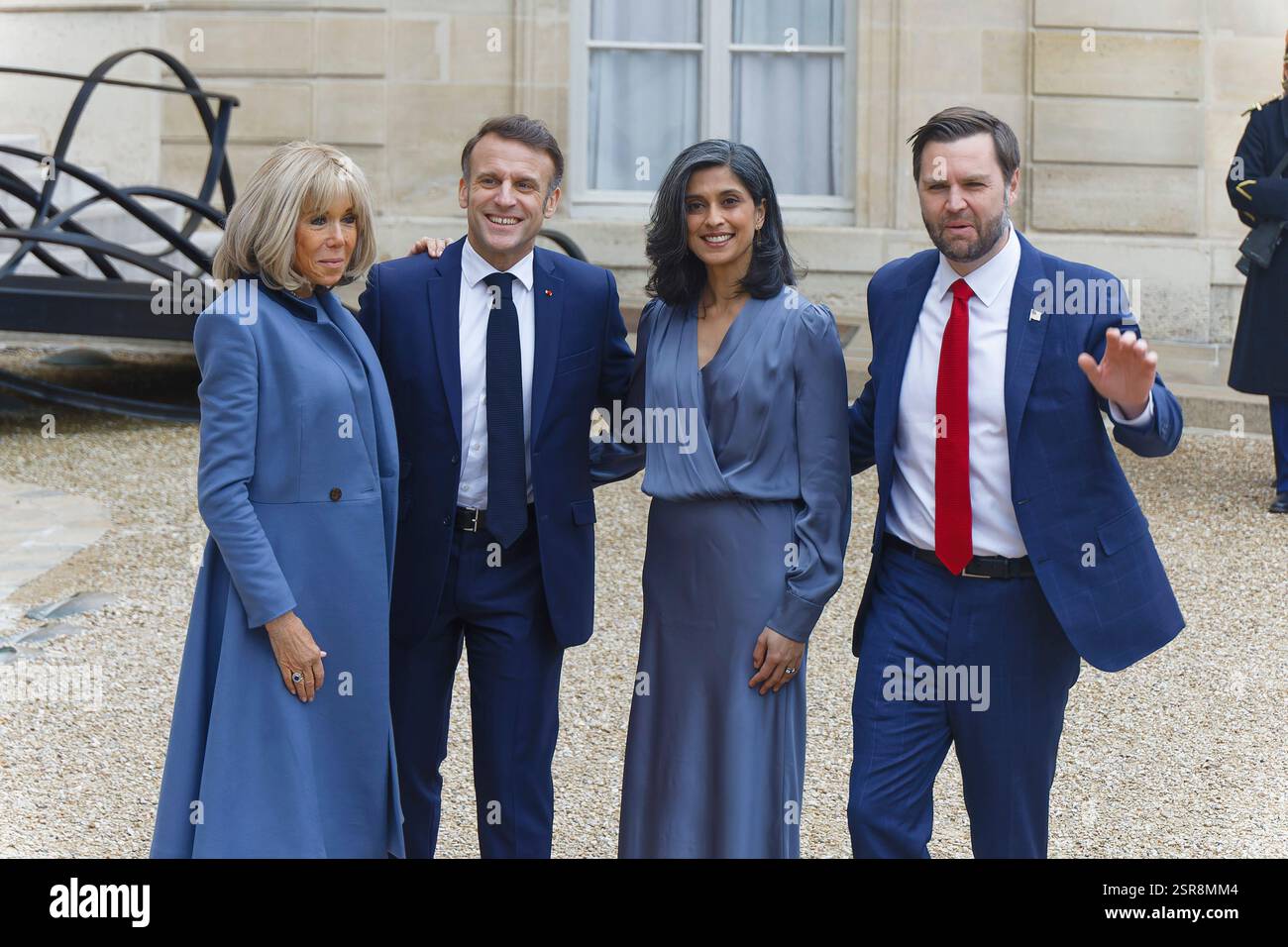 Paris, Frankreich. Februar 2025. Präsident Macron empfängt James David Vance, den Vizepräsidenten der USA, im Elysée-Palast zum Gipfel für KI. Stockfoto