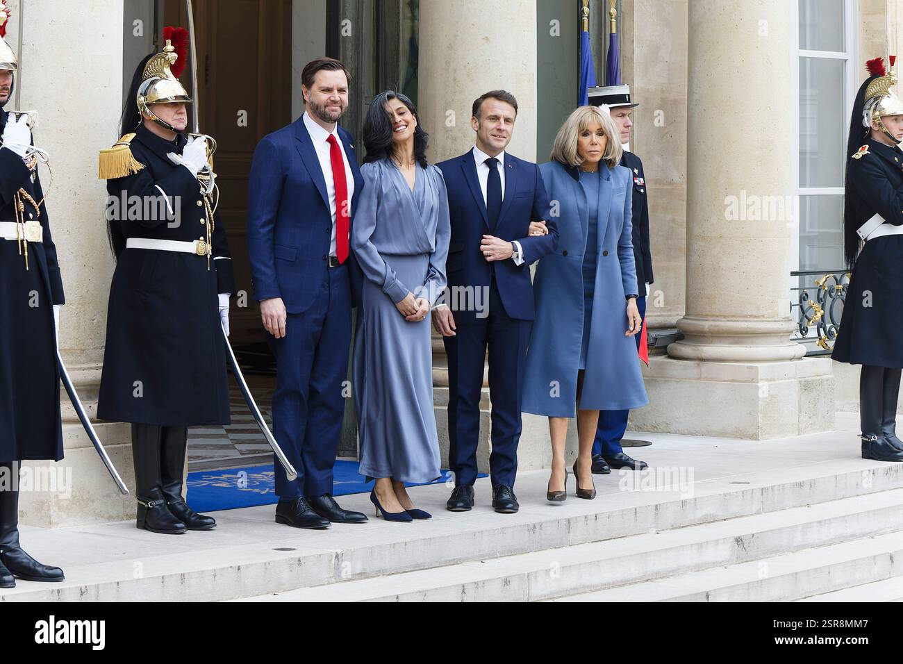 Paris, Frankreich. Februar 2025. Präsident Macron empfängt James David Vance, den Vizepräsidenten der USA, im Elysée-Palast zum Gipfel für KI. Stockfoto