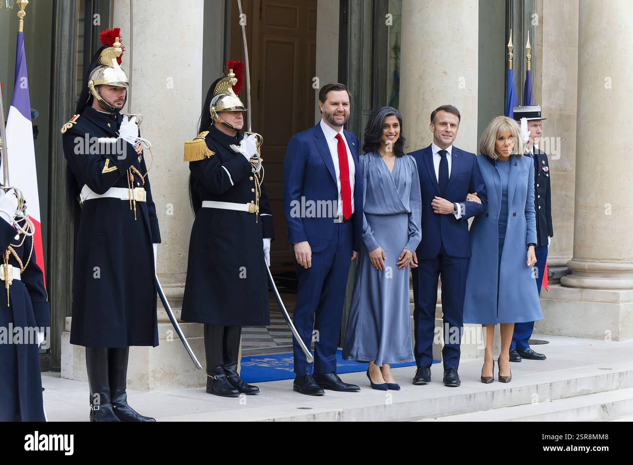 Paris, Frankreich. Februar 2025. Präsident Macron empfängt James David Vance, den Vizepräsidenten der USA, im Elysée-Palast zum Gipfel für KI. Stockfoto