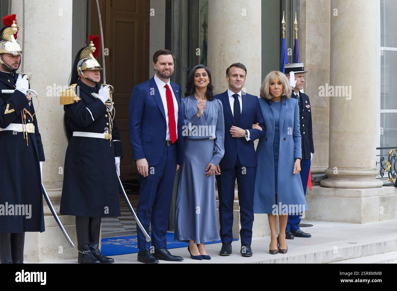 Paris, Frankreich. Februar 2025. Präsident Macron empfängt James David Vance, den Vizepräsidenten der USA, im Elysée-Palast zum Gipfel für KI. Stockfoto