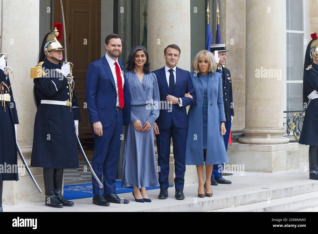 Paris, Frankreich. Februar 2025. Präsident Macron empfängt James David Vance, den Vizepräsidenten der USA, im Elysée-Palast zum Gipfel für KI. Stockfoto