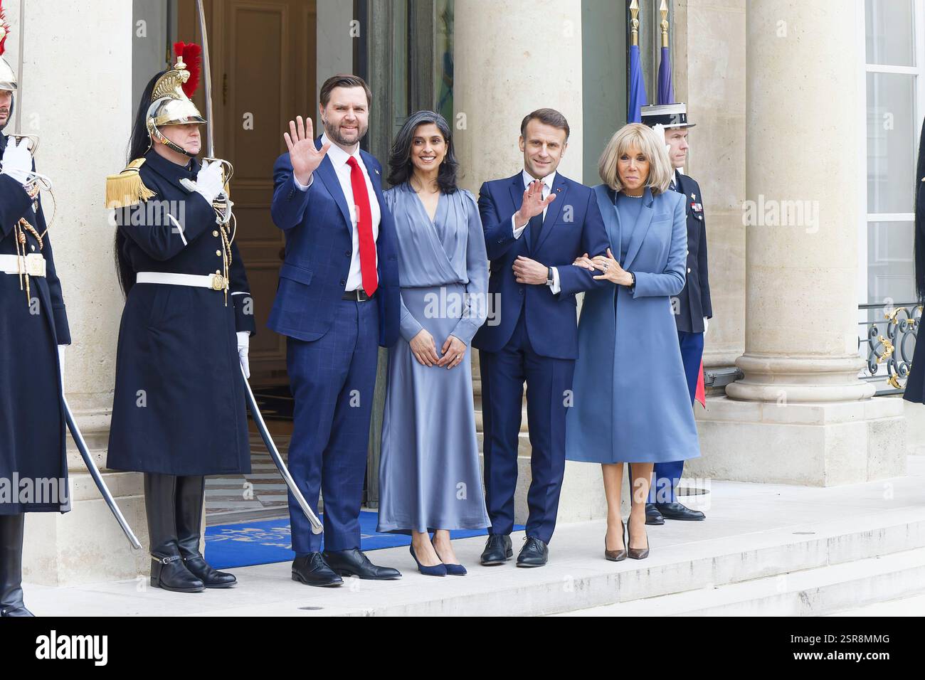 Paris, Frankreich. Februar 2025. Präsident Macron empfängt James David Vance, den Vizepräsidenten der USA, im Elysée-Palast zum Gipfel für KI. Stockfoto