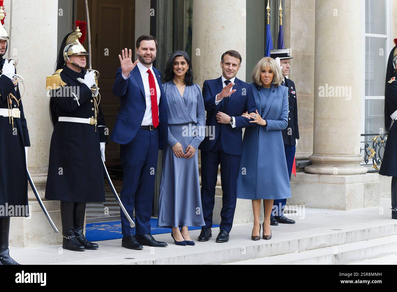 Paris, Frankreich. Februar 2025. Präsident Macron empfängt James David Vance, den Vizepräsidenten der USA, im Elysée-Palast zum Gipfel für KI. Stockfoto