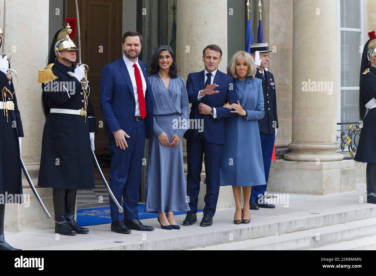 Paris, Frankreich. Februar 2025. Präsident Macron empfängt James David Vance, den Vizepräsidenten der USA, im Elysée-Palast zum Gipfel für KI. Stockfoto