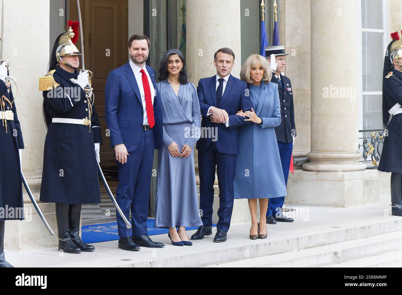 Paris, Frankreich. Februar 2025. Präsident Macron empfängt James David Vance, den Vizepräsidenten der USA, im Elysée-Palast zum Gipfel für KI. Stockfoto