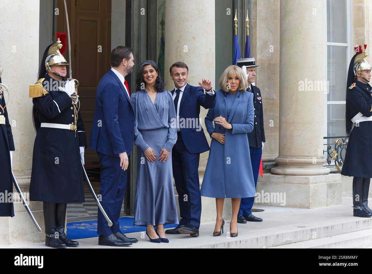 Paris, Frankreich. Februar 2025. Präsident Macron empfängt James David Vance, den Vizepräsidenten der USA, im Elysée-Palast zum Gipfel für KI. Stockfoto