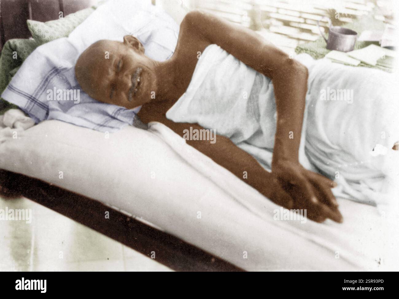 Mahatma Gandhi ruht während des Fastens in Parnakuti, Poona, Maharashtra, Indien, Asien, 20. Mai 1933, Asien Stockfoto