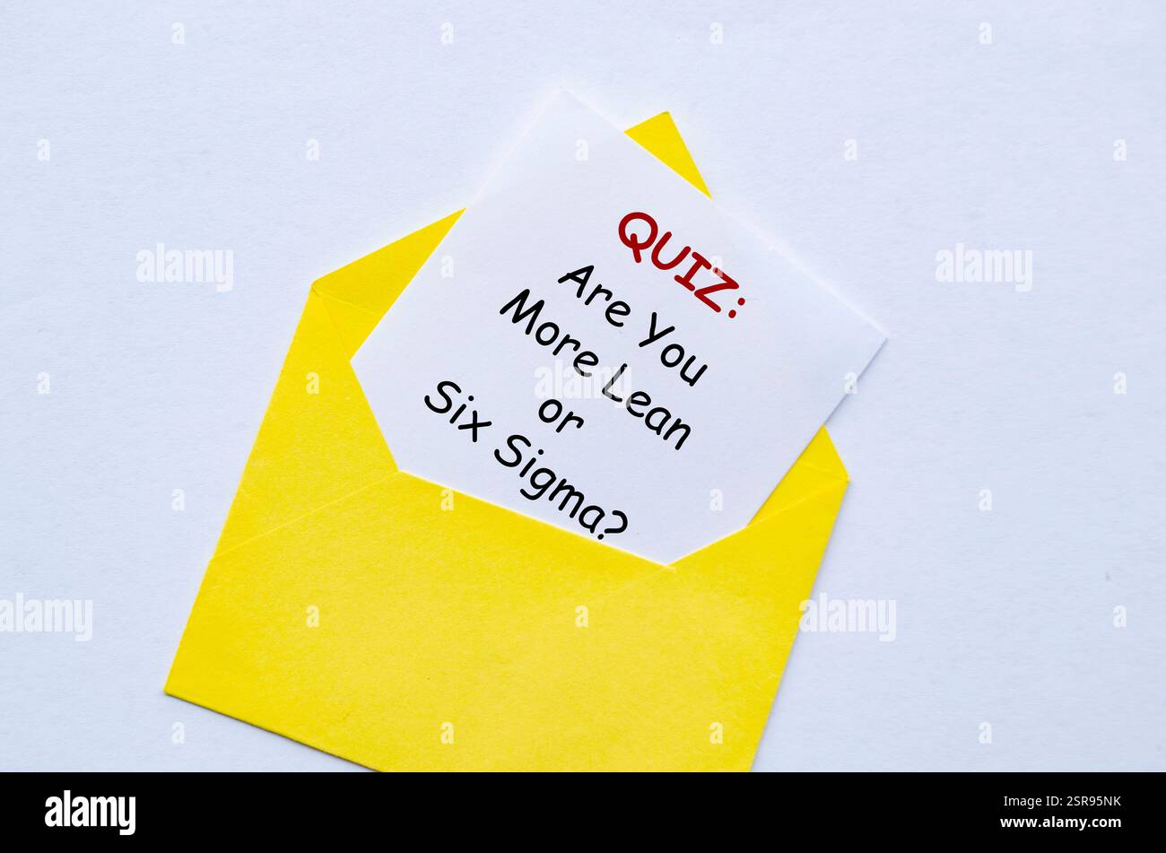 Ein Quiz zu Are You More Lean of Six Sigma. Frage zur Prozessverbesserung. Stockfoto